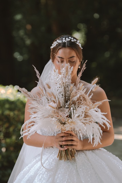 Bouquet de mariée déstructuré base pampa