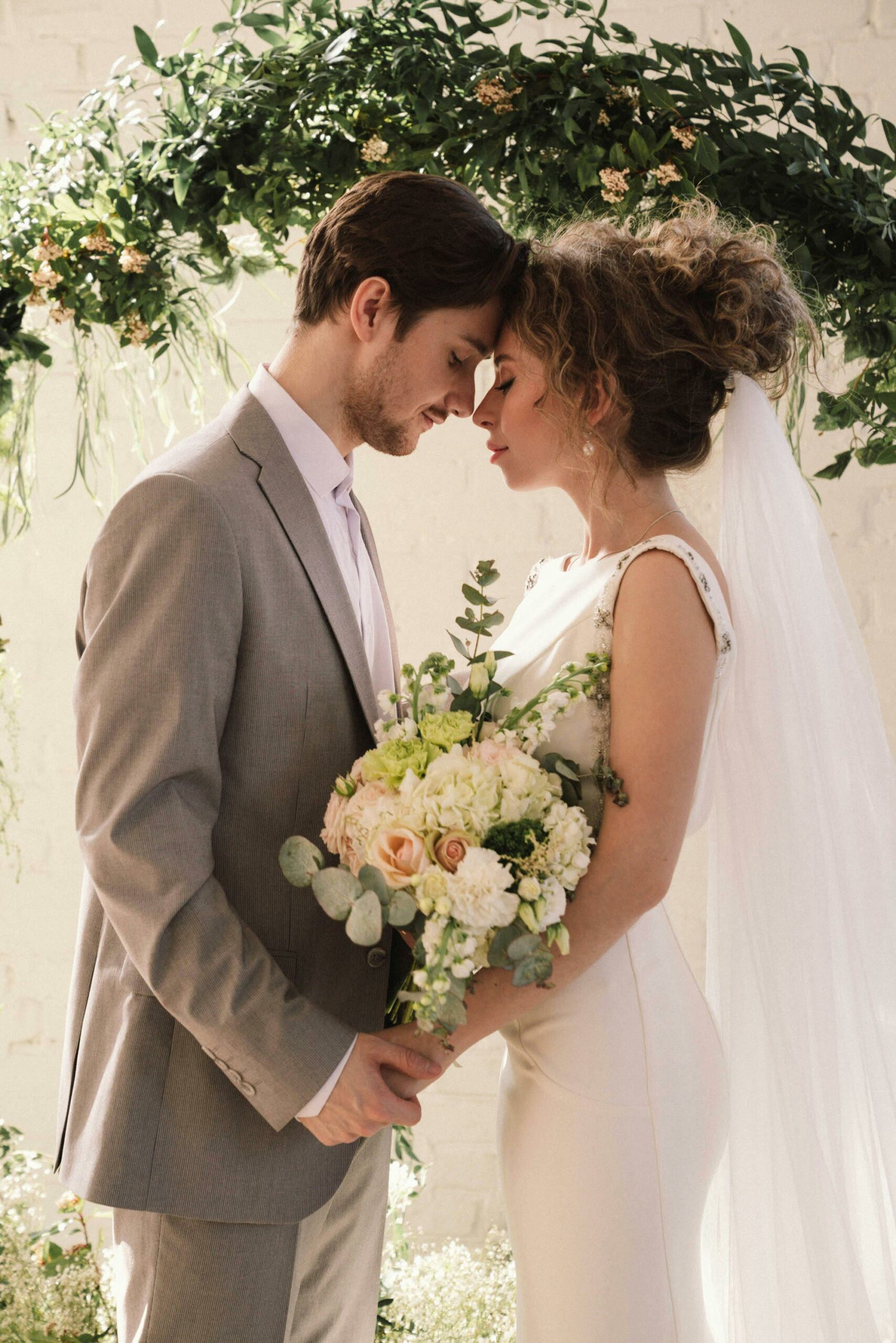 couple de jeune mariés